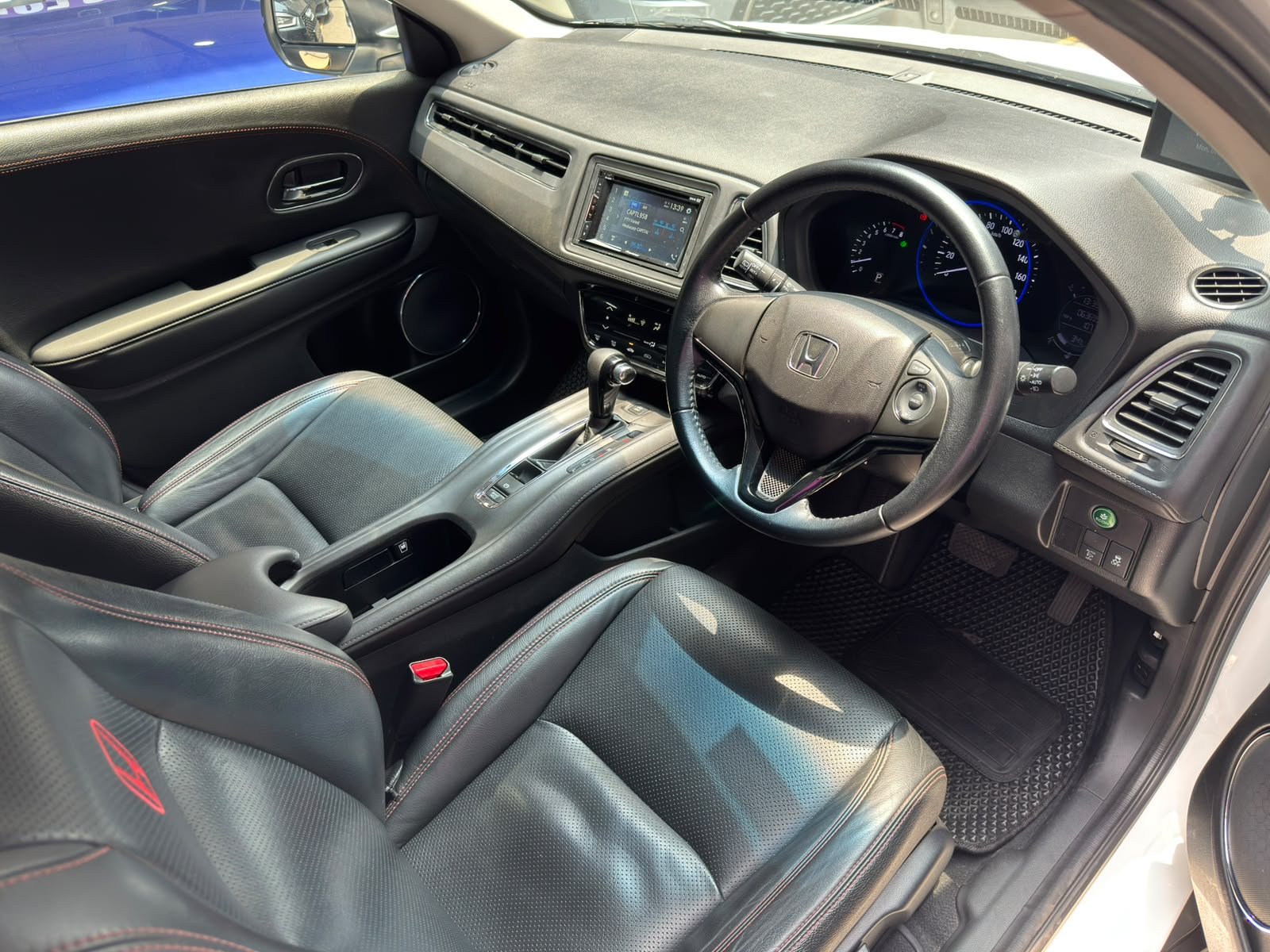 Honda Vezel 1.5 X photo 7